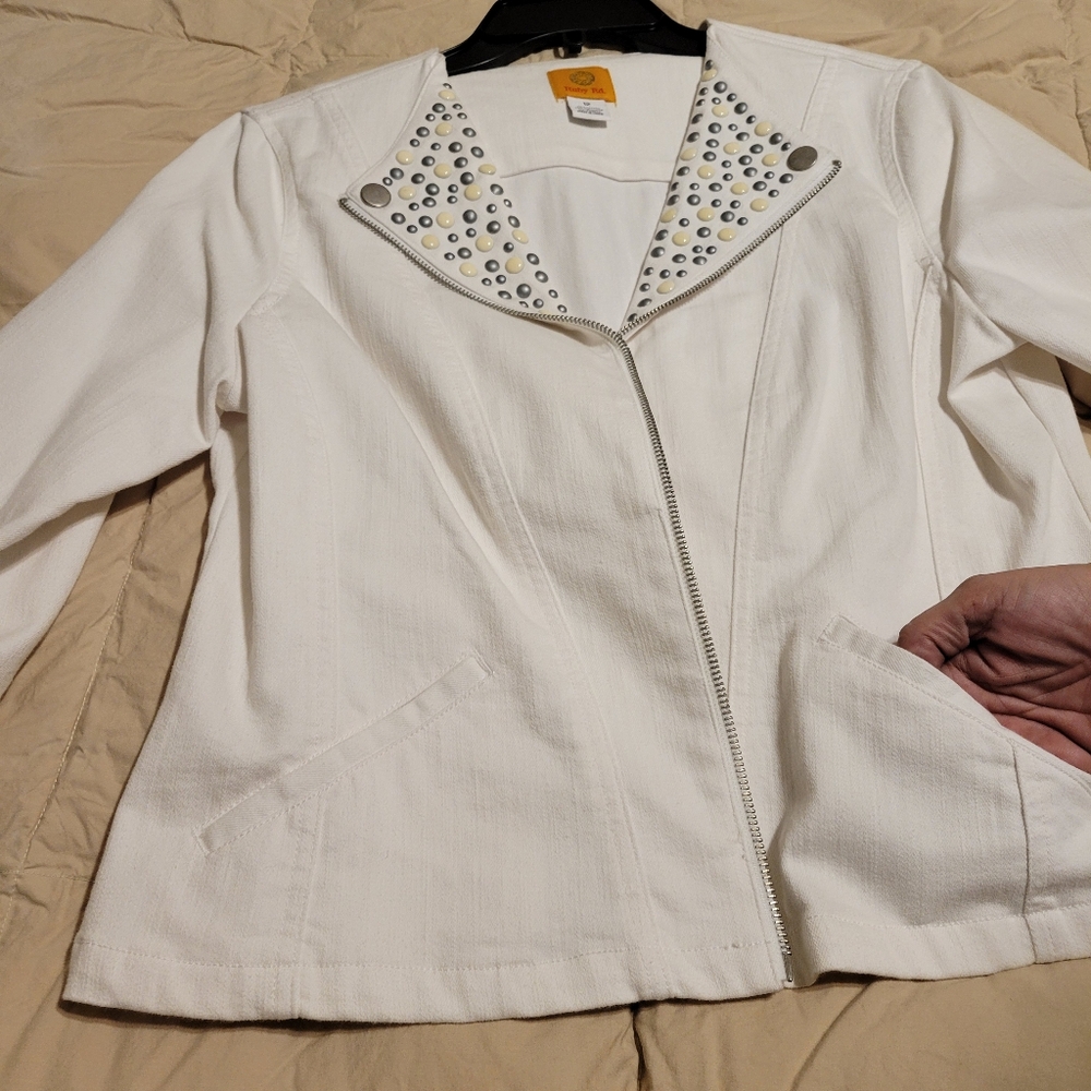 Ruby Rd. Woman's Studded White Jean jacket Blazer two sizes available 12 and 10 - Picture 14 of 16